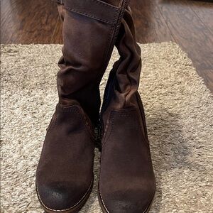 White Mountain Brown Heeled Boots
